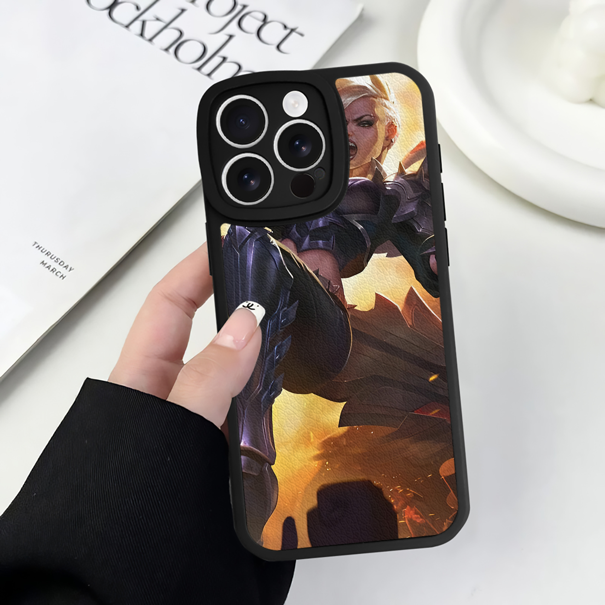 （画像用） リーグ・オブ・レジェンド League of Legends LOL 【iPhone 16シリーズ対応】シリコンスマホケース（レザー調） 材質：シリコン